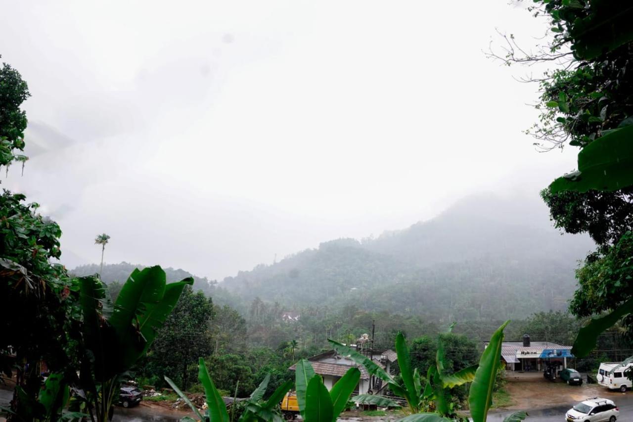 Koonamparayil Home Stay Munnar Anaviratty-Family Only Exteriör bild