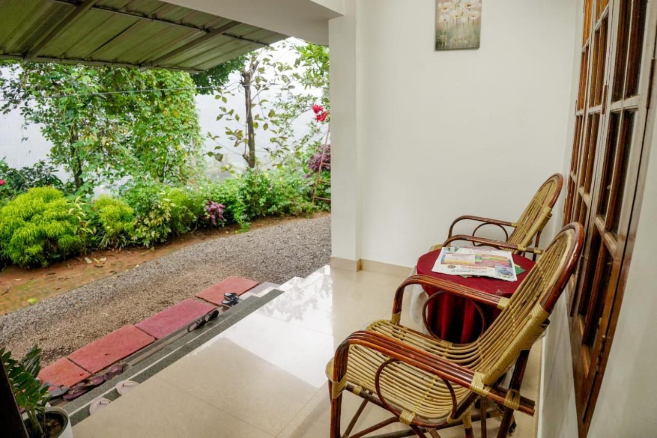Koonamparayil Home Stay Munnar Anaviratty-Family Only Exteriör bild